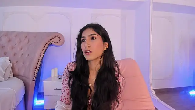 Snapshot of LucianaBlanco_ chatting on June 15, 8:44 pm LucianaBlanco online show from June 15, 8:44 pm