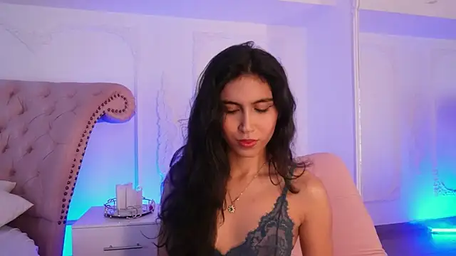 Snapshot of LucianaBlanco_ chatting on July 29, 8:51 pm LucianaBlanco online show from July 29, 8:51 pm