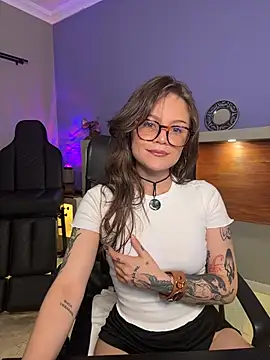 Tallulah Kinky online show from May 8, 5:18 pm