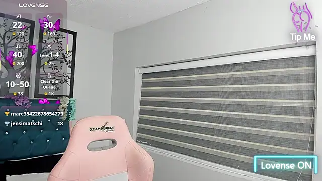 Snapshot of Coralineegp chatting on March 11, 8:59 pm Coralineegp online show from March 11, 8:59 pm