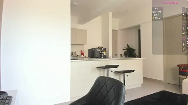 stefaniax1 online show from April 10, 7:51 pm