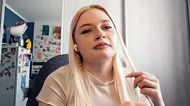 MariYourshaw online show from March 11, 11:16 am