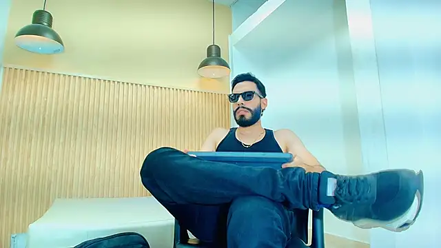 JEAN LEWIS2 online show from March 19, 7:29 pm