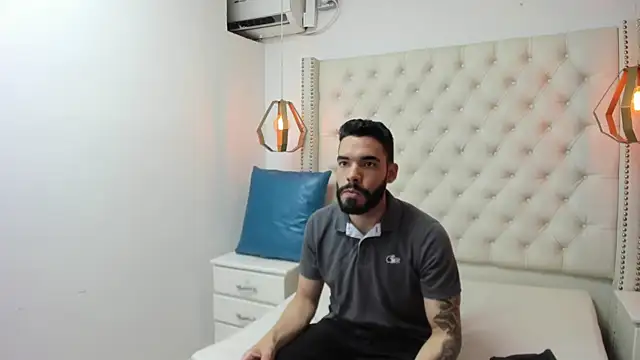 JEAN LEWIS2 online show from April 14, 7:20 pm