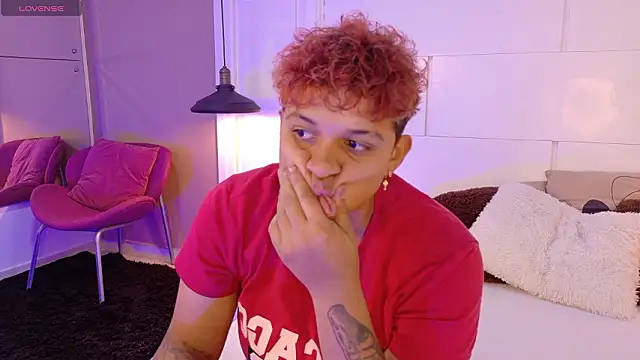 Snapshot of DominickJoness chatting on March 16, 8:13 pm DominickJoness online show from March 16, 8:13 pm