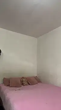 sylphiee  online show from April 9, 5:07 pm