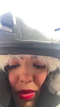 sylphiee  online show from April 24, 12:07 pm