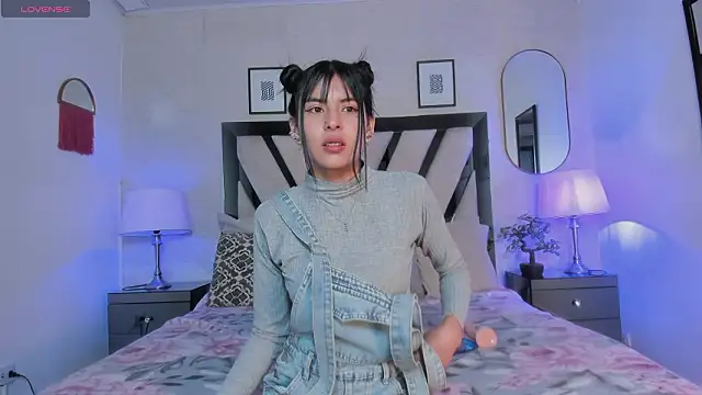 Violettaa Stone online show from March 26, 3:34 am