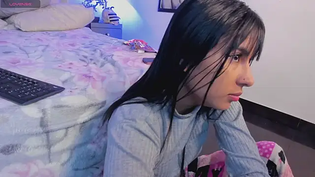 Violettaa Stone online show from April 16, 3:40 am