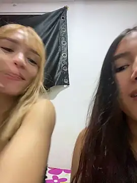 Snapshot of valery_cam0 chatting on March 20, 3:55 am valery cam0 online show from March 20, 3:55 am