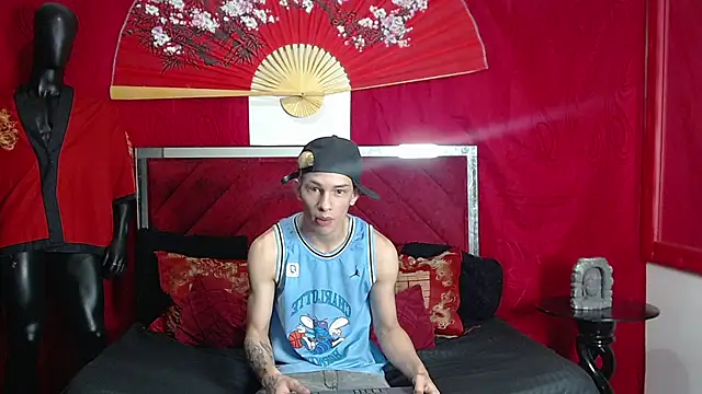 thin-straight online show from March 12, 5:13 am