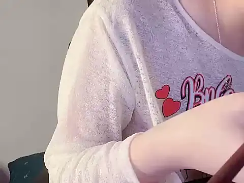 hunhun122 online show from April 7, 8:31 pm