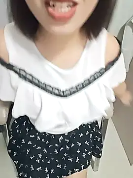 zxc81830 online show from April 1, 1:12 pm