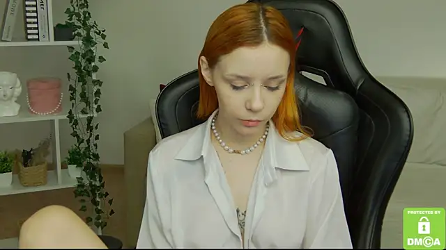 Snapshot of Rachel_lips chatting on June 12, 8:02 am Rachel lips online show from June 12, 8:02 am