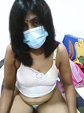 Snapshot of Amisha-35 chatting on May 18, 1:24 am Amisha-35 online show from May 18, 1:24 am