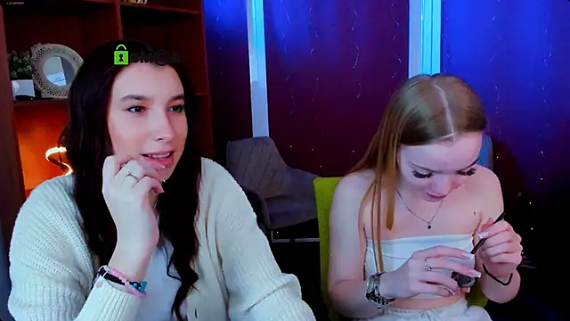 Snapshot of maddy_moah chatting on March 31, 5:08 am maddy moah online show from March 31, 5:08 am