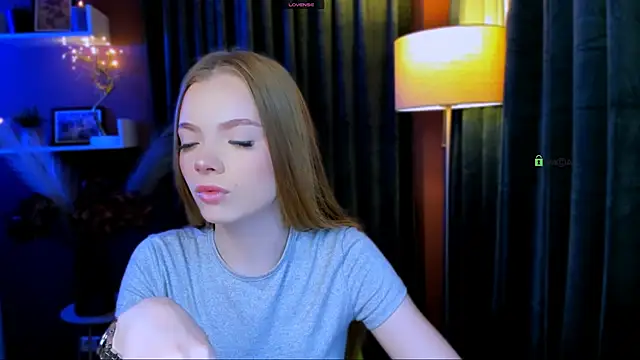 Snapshot of maddy_moah chatting on April 20, 4:48 am maddy moah online show from April 20, 4:48 am