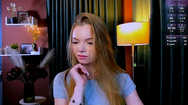 Snapshot of maddy_moah chatting on April 20, 4:54 pm maddy moah online show from April 20, 4:54 pm