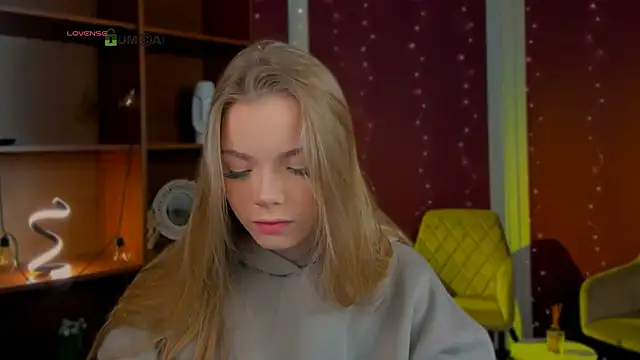 Snapshot of maddy_moah chatting on April 25, 5:32 am maddy moah online show from April 25, 5:32 am