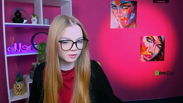 Snapshot of maddy_moah chatting on April 30, 5:03 am maddy moah online show from April 30, 5:03 am