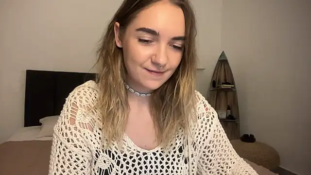 RoxyWet online show from April 12, 1:16 pm