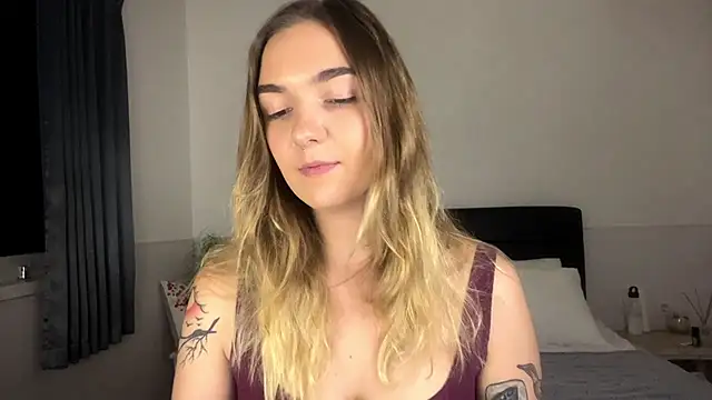 Snapshot of RoxyWet chatting on July 9, 4:00 pm RoxyWet online show from July 9, 4:00 pm