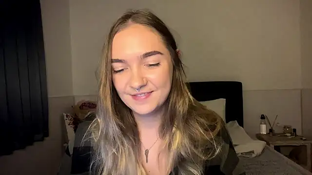 Snapshot of RoxyWet chatting on July 26, 2:57 pm RoxyWet online show from July 26, 2:57 pm