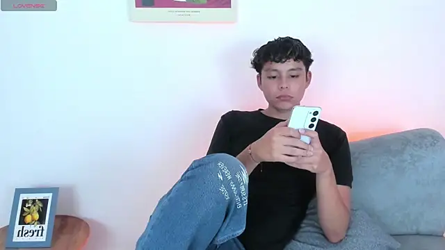 chico medusa online show from April 22, 8:10 pm