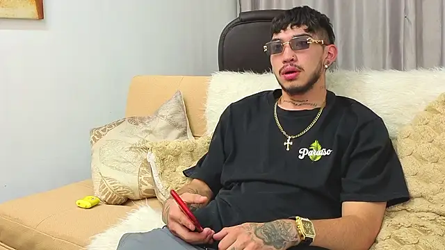 Snapshot of Connor_Allister chatting on March 14, 10:37 pm Connor Allister online show from March 14, 10:37 pm