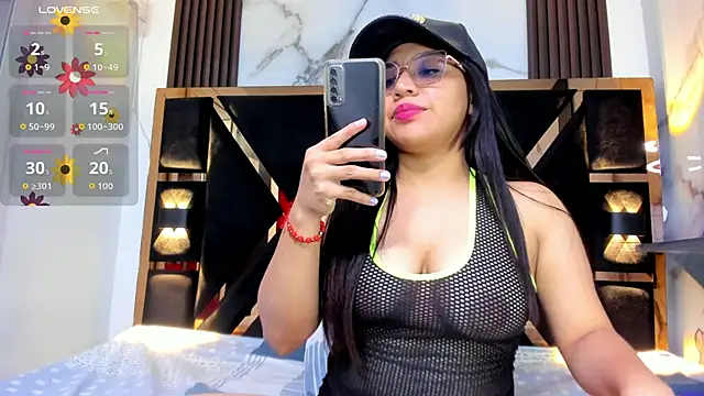 dajacatt online show from April 25, 6:49 pm