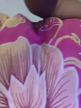 Snapshot of anjupere chatting on July 20, 1:24 pm anjupere online show from July 20, 1:24 pm
