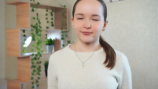 LeighaKind online show from March 18, 10:40 am