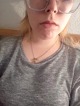 kitsuneniki online show from March 12, 2:34 pm