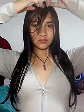 Snapshot of KarolaMendez chatting on July 1, 1:07 am KarolaMendez online show from July 1, 1:07 am
