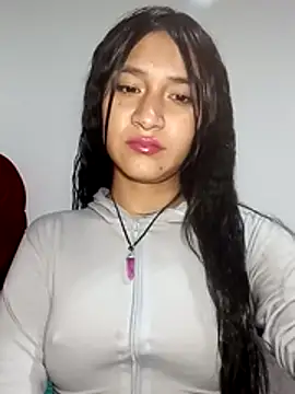 Snapshot of KarolaMendez chatting on July 5, 9:44 pm KarolaMendez online show from July 5, 9:44 pm
