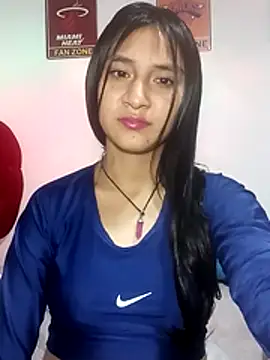 Snapshot of KarolaMendez chatting on July 23, 12:13 am KarolaMendez online show from July 23, 12:13 am