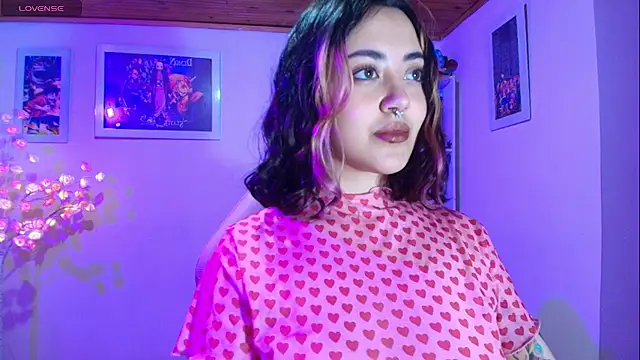 Snapshot of Nanachi_uwu chatting on August 5, 2:03 am Nanachi uwu online show from August 5, 2:03 am