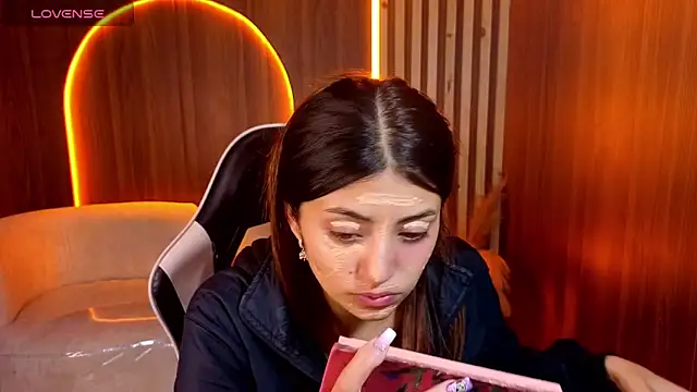 Lia queen tx online show from April 19, 2:55 am