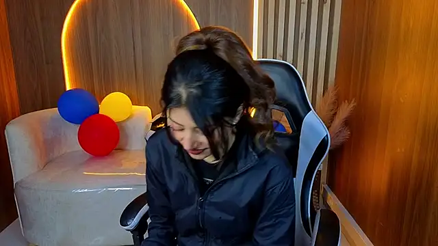 Lia queen tx online show from July 2, 3:23 am