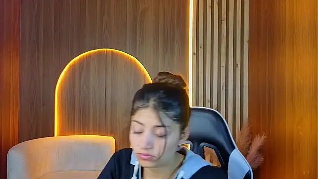 Lia queen tx online show from July 3, 3:24 am
