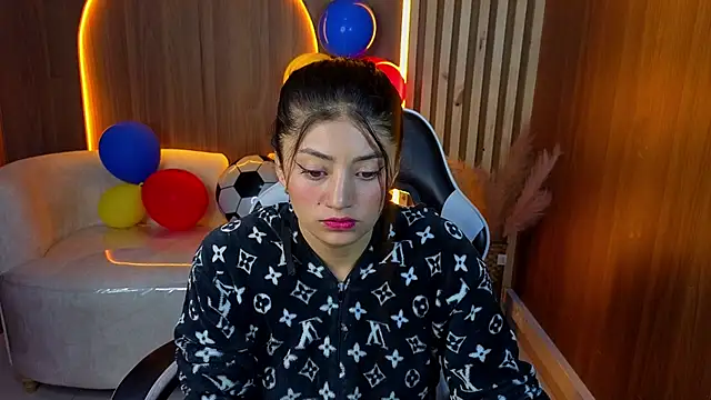 Lia queen tx online show from July 4, 3:24 am