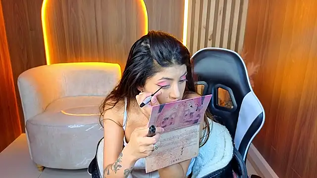 Lia queen tx online show from July 26, 3:25 am