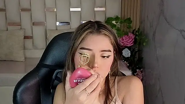 Snapshot of veronicaa_s chatting on May 16, 7:56 pm veronicaa s online show from May 16, 7:56 pm