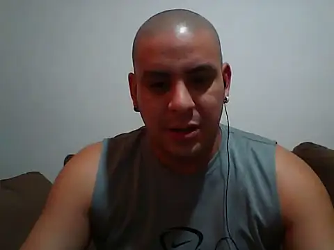 Snapshot of Matiasadventurexxx chatting on March 19, 3:16 pm Matiasadventurexxx online show from March 19, 3:16 pm