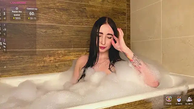LizzyMooore online show from May 8, 2:22 pm