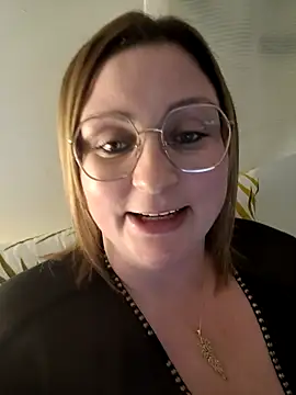 duotroublant online show from March 31, 9:15 pm