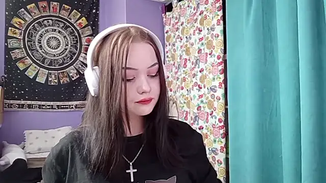 Snapshot of OneMomentPunch chatting on March 15, 12:44 pm OneMomentPunch online show from March 15, 12:44 pm