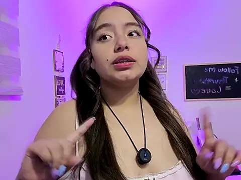Snapshot of cherry_valeria chatting on May 12, 5:04 am cherry valeria online show from May 12, 5:04 am