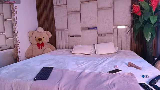 Zoe- -din online show from April 3, 2:42 am