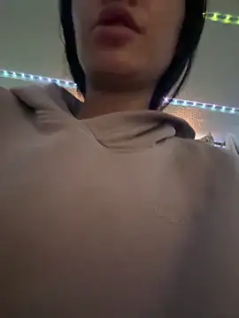 Zoe- -din online show from April 3, 9:35 pm